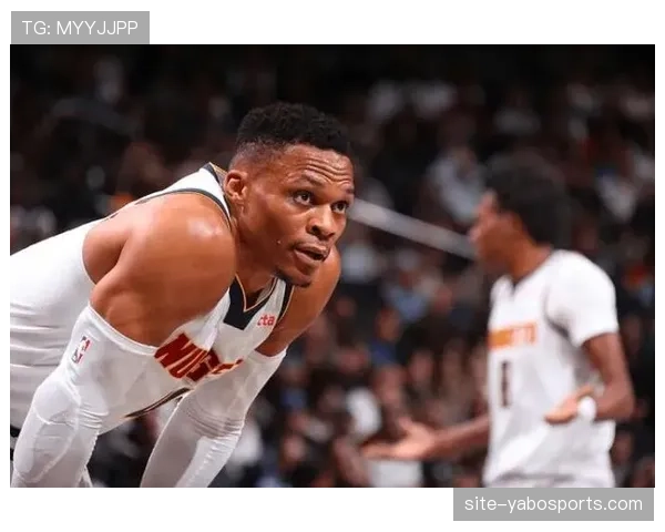 威少替补席为队友加油 国王新援场下影响力获教练组高度认可