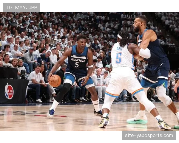 森林狼戈贝尔护框价值显著 但进攻端空间问题限制战术多样性